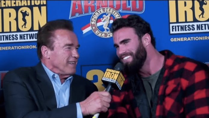 DAS denkt Arnold Schwarzenegger über seinen Doppelgänger Calum von Moger