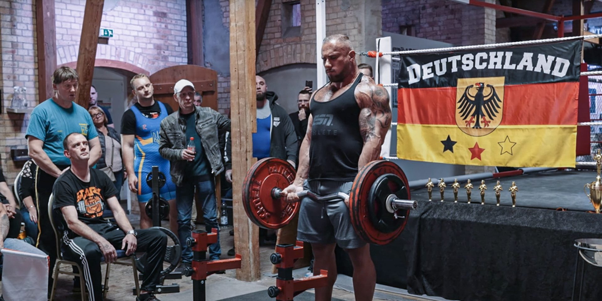 Leonidas Arkona bricht deutschen Rekord im Cheat Curl Leonidas Arkona bricht deutschen Rekord im Cheat Curl